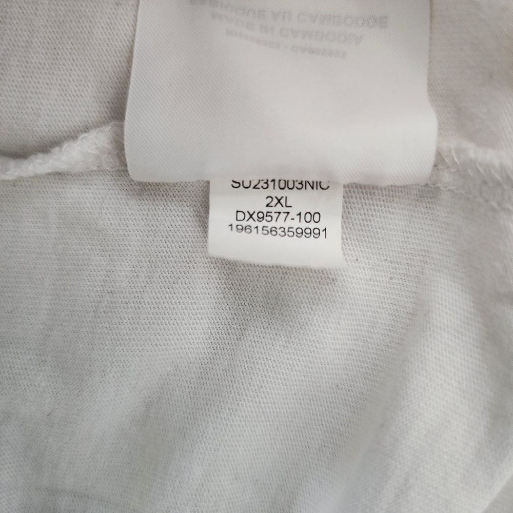 Jordan Essentials Short Sleeve T-Shirt, Men's Size XXL, GUC - White - Picture 8 of 11